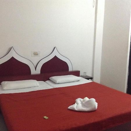 Hotel Safari Agra  Zewnętrze zdjęcie