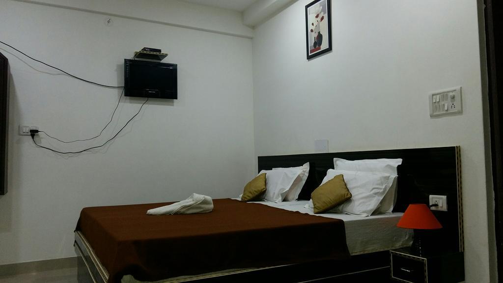 Hotel Safari Agra  Zewnętrze zdjęcie