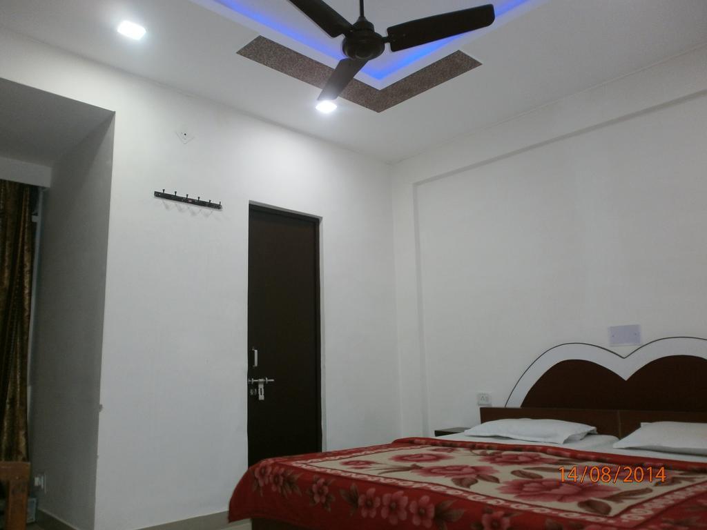 Hotel Safari Agra  Zewnętrze zdjęcie