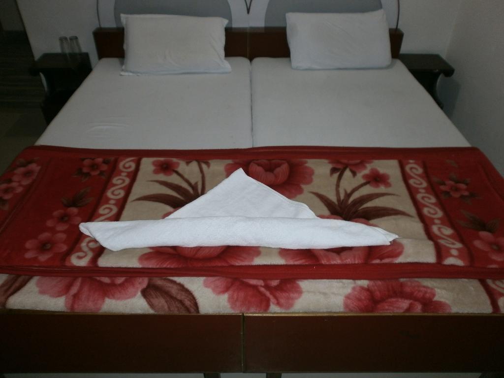 Hotel Safari Agra  Zewnętrze zdjęcie