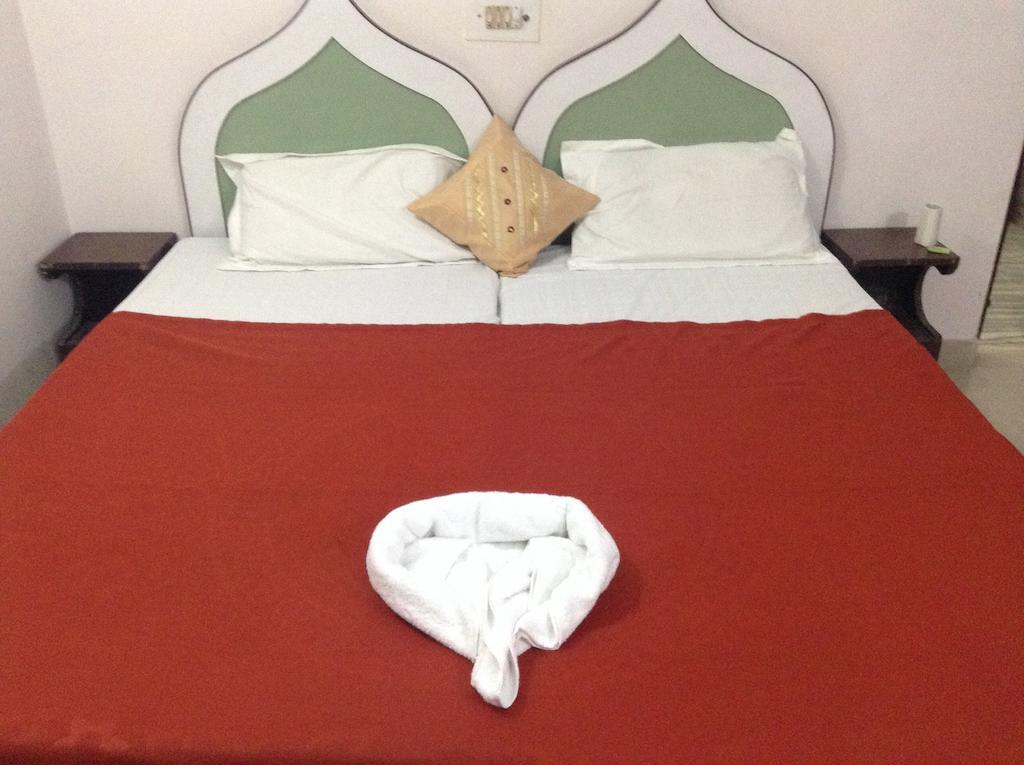 Hotel Safari Agra  Zewnętrze zdjęcie