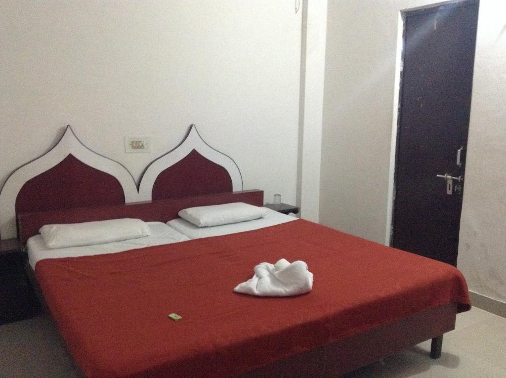 Hotel Safari Agra  Zewnętrze zdjęcie