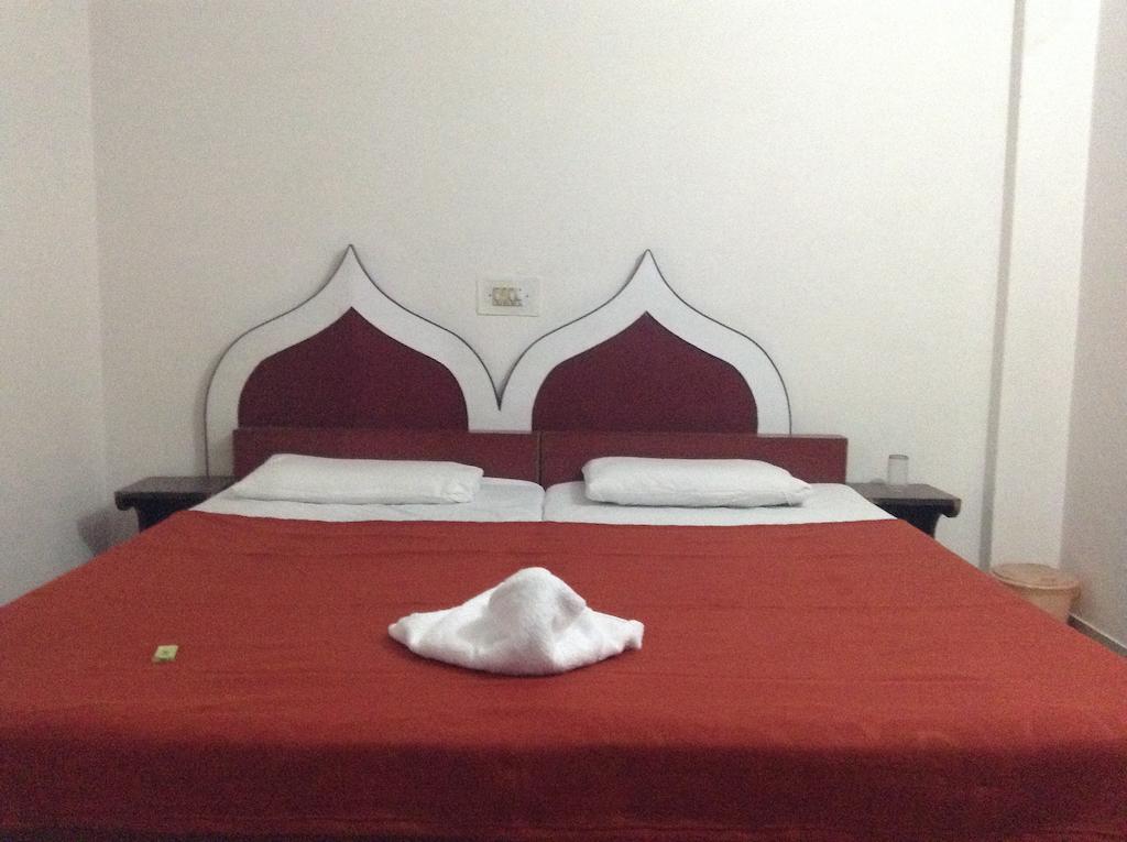 Hotel Safari Agra  Zewnętrze zdjęcie