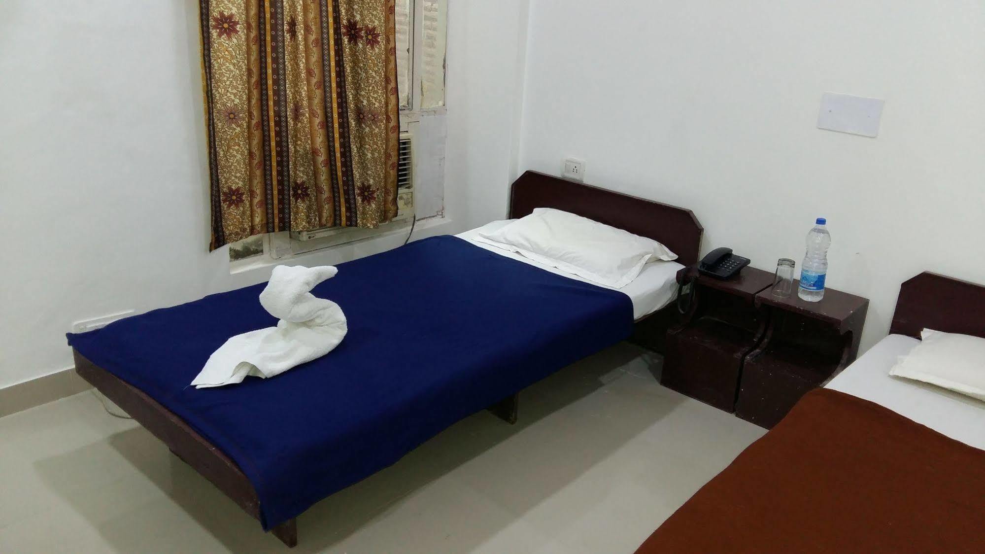 Hotel Safari Agra  Zewnętrze zdjęcie