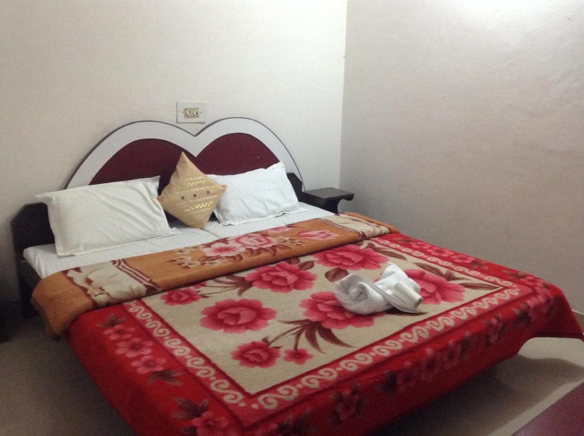 Hotel Safari Agra  Zewnętrze zdjęcie